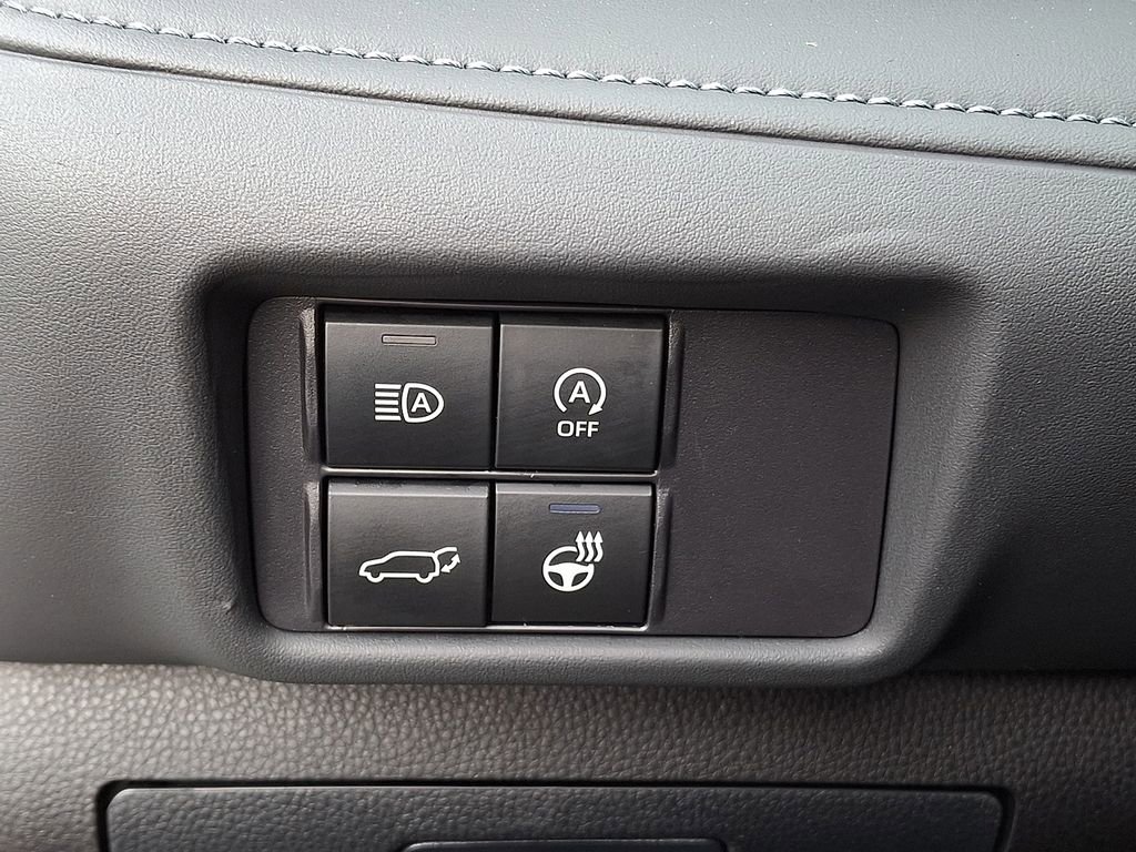 Used 2024 Toyota Highlander XLE image 25