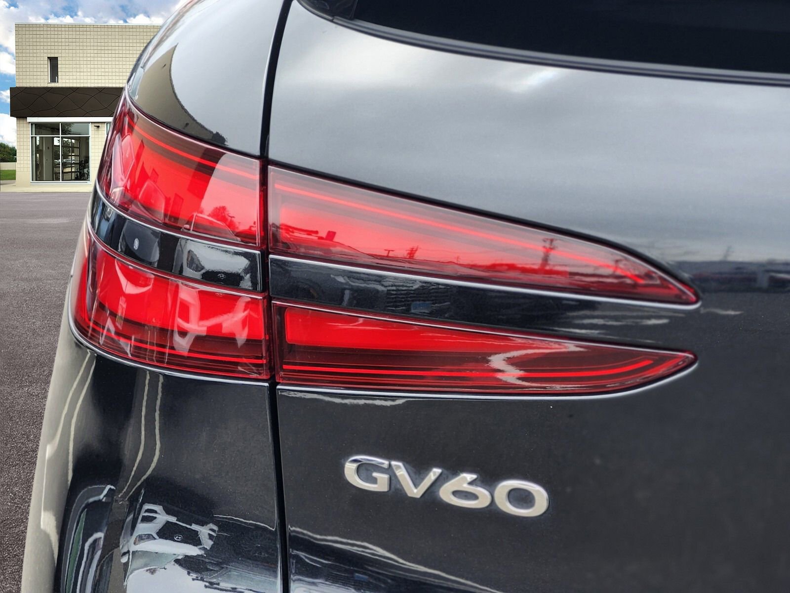 Used 2025 Genesis GV60 Advanced AWD/4WD image 9