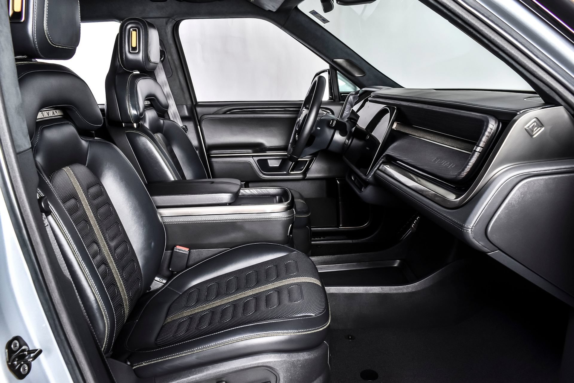 Used 2024 Rivian R1S Adventure AWD/4WD image 24