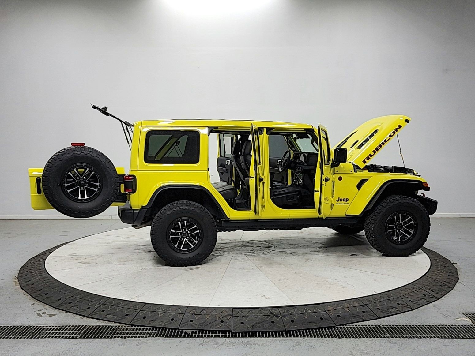 Used 2024 Jeep Wrangler Unlimited Rubicon image 16