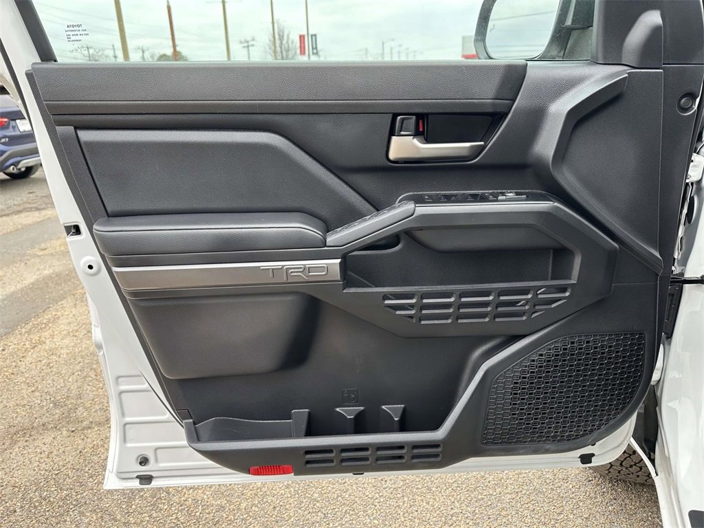 Used 2024 Toyota Tacoma TRD Off-Road image 17