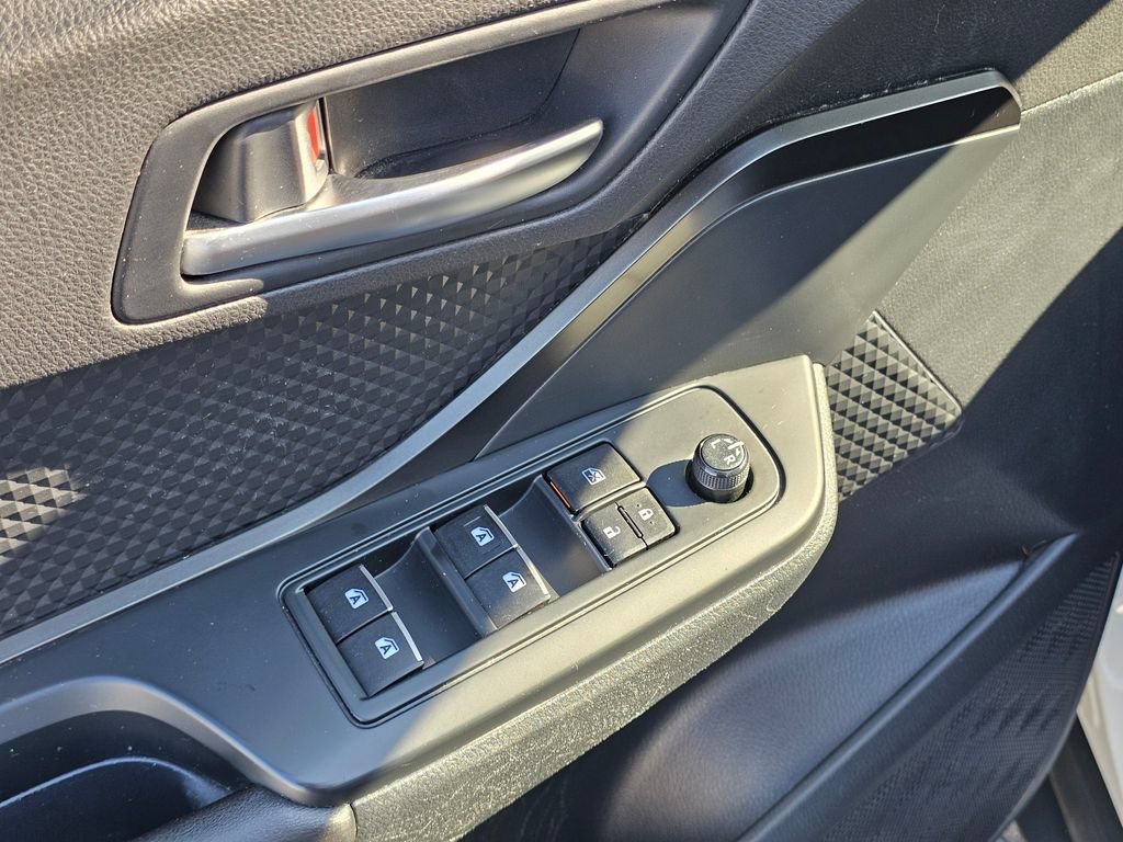 Used 2018 Toyota C-HR XLE FWD image 26