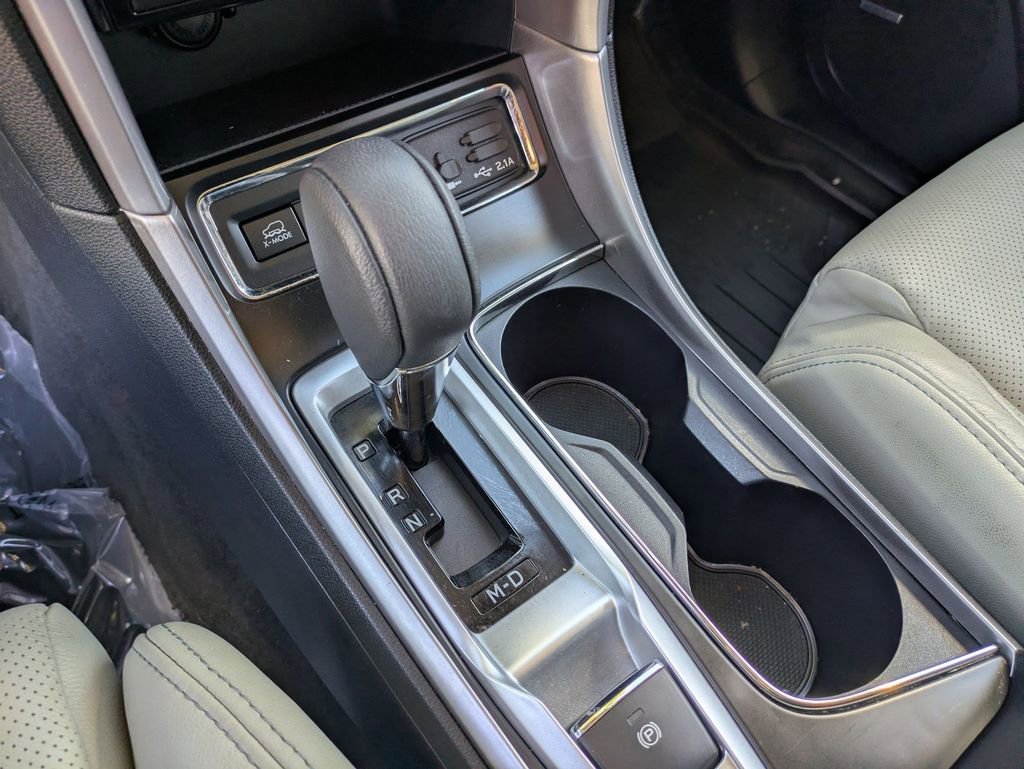 Used 2022 Subaru Ascent Limited w/ Technology Package image 11