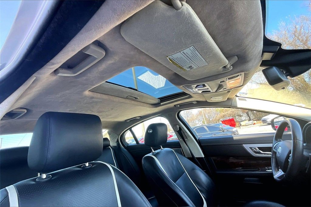 Used 2012 Jaguar XF Portfolio image 26