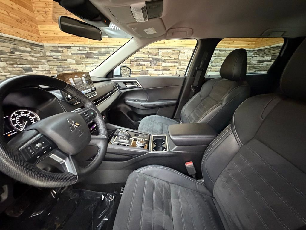 Used 2023 Mitsubishi Outlander SE image 11