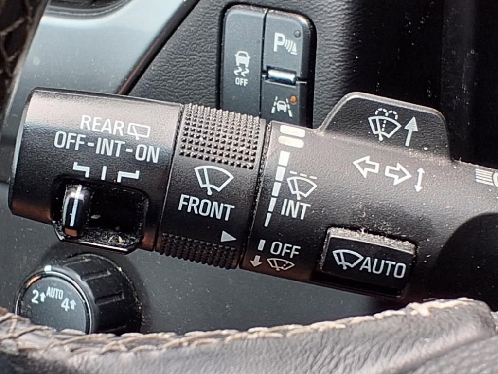 Used 2019 Chevrolet Suburban LT image 22