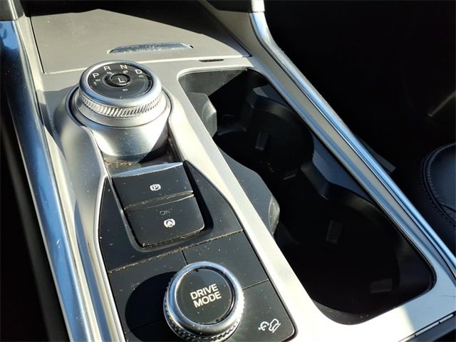 Used 2022 Ford Explorer XLT w/ Equipment Group 202A image 22