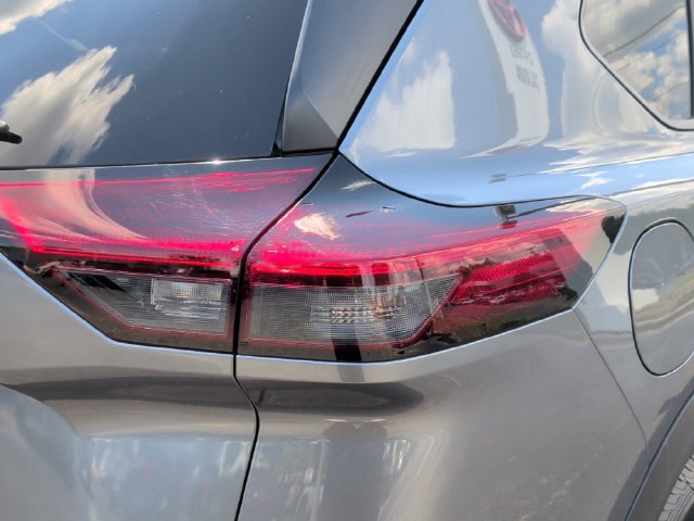 Used 2023 Nissan Rogue S FWD image 11