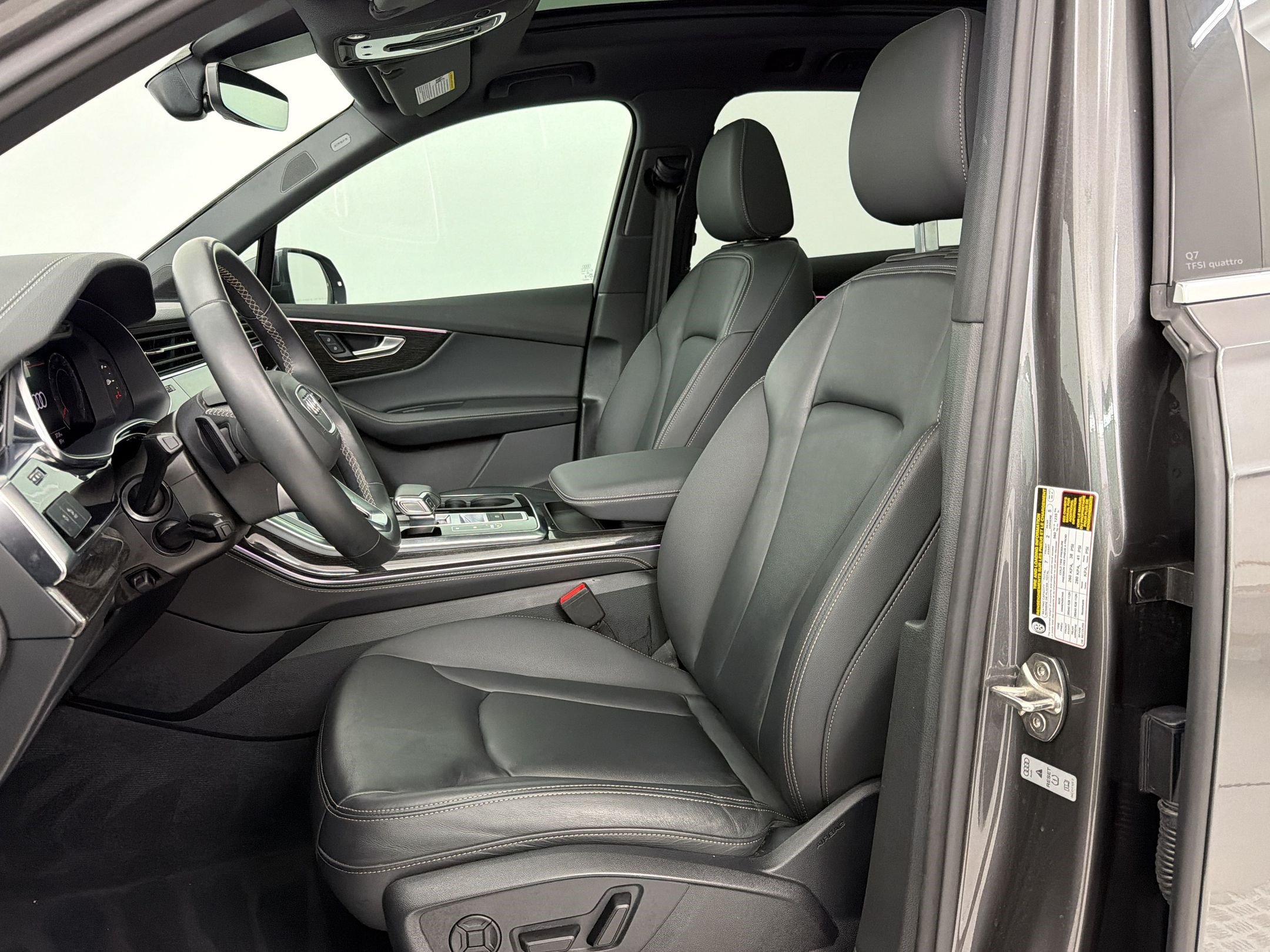 Used 2025 Audi Q7 3.0T Premium Plus AWD/4WD image 5
