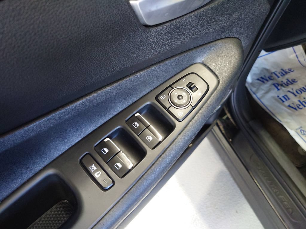 Used 2019 Hyundai Santa Fe SEL AWD/4WD image 12