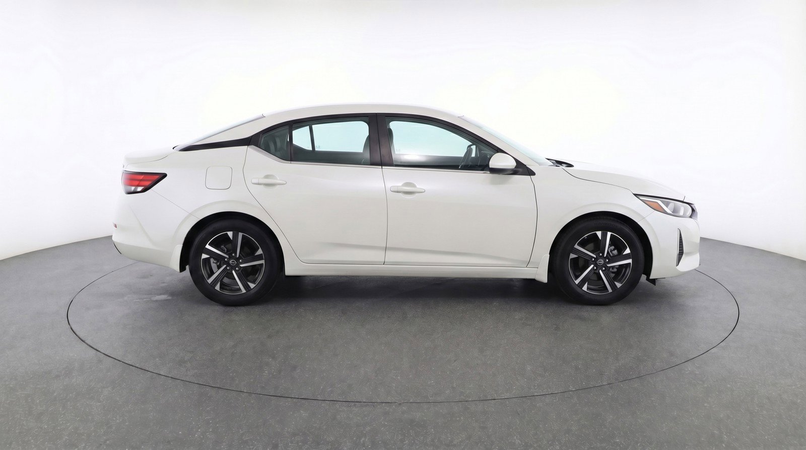 Used 2025 Nissan Sentra SV FWD image 11
