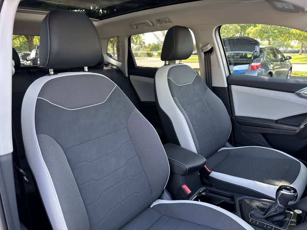 New 2026 Volkswagen Taos SE FWD image 27