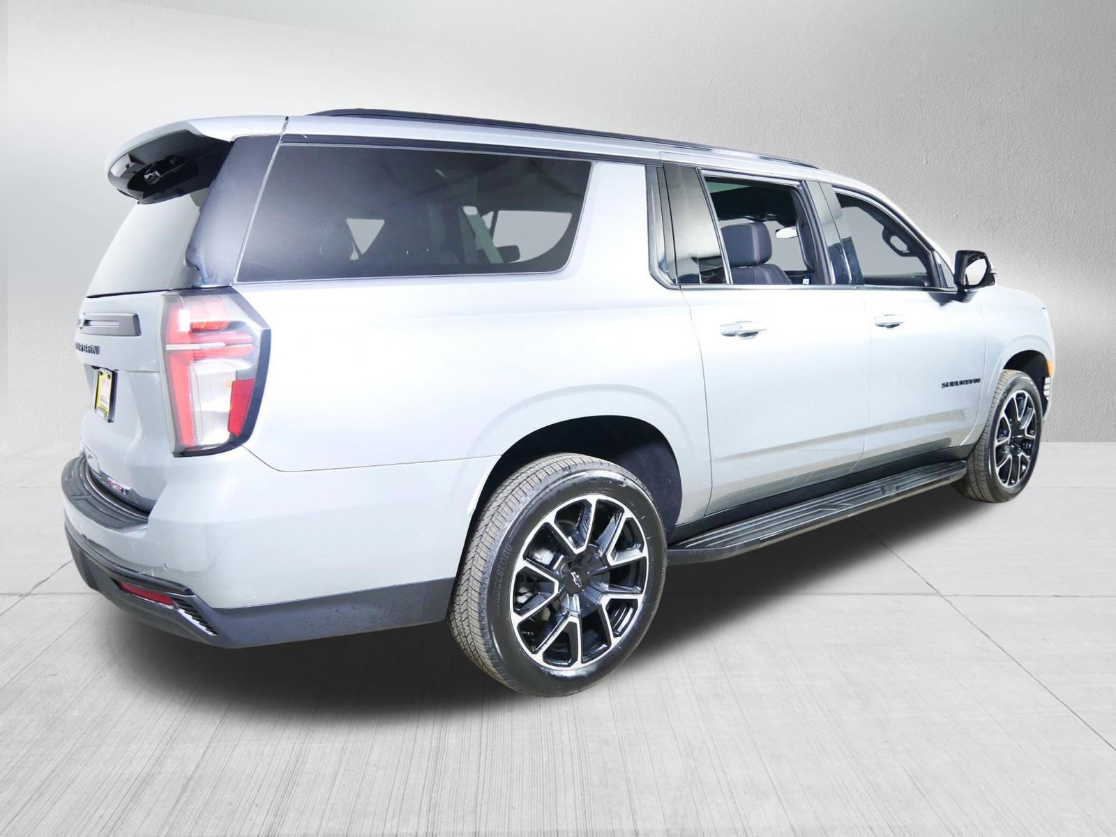 Used 2024 Chevrolet Suburban RST image 7