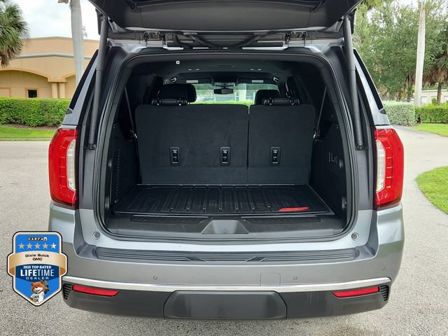 Certified 2022 GMC Yukon XL SLT w/ SLT Luxury Package AWD/4WD image 5