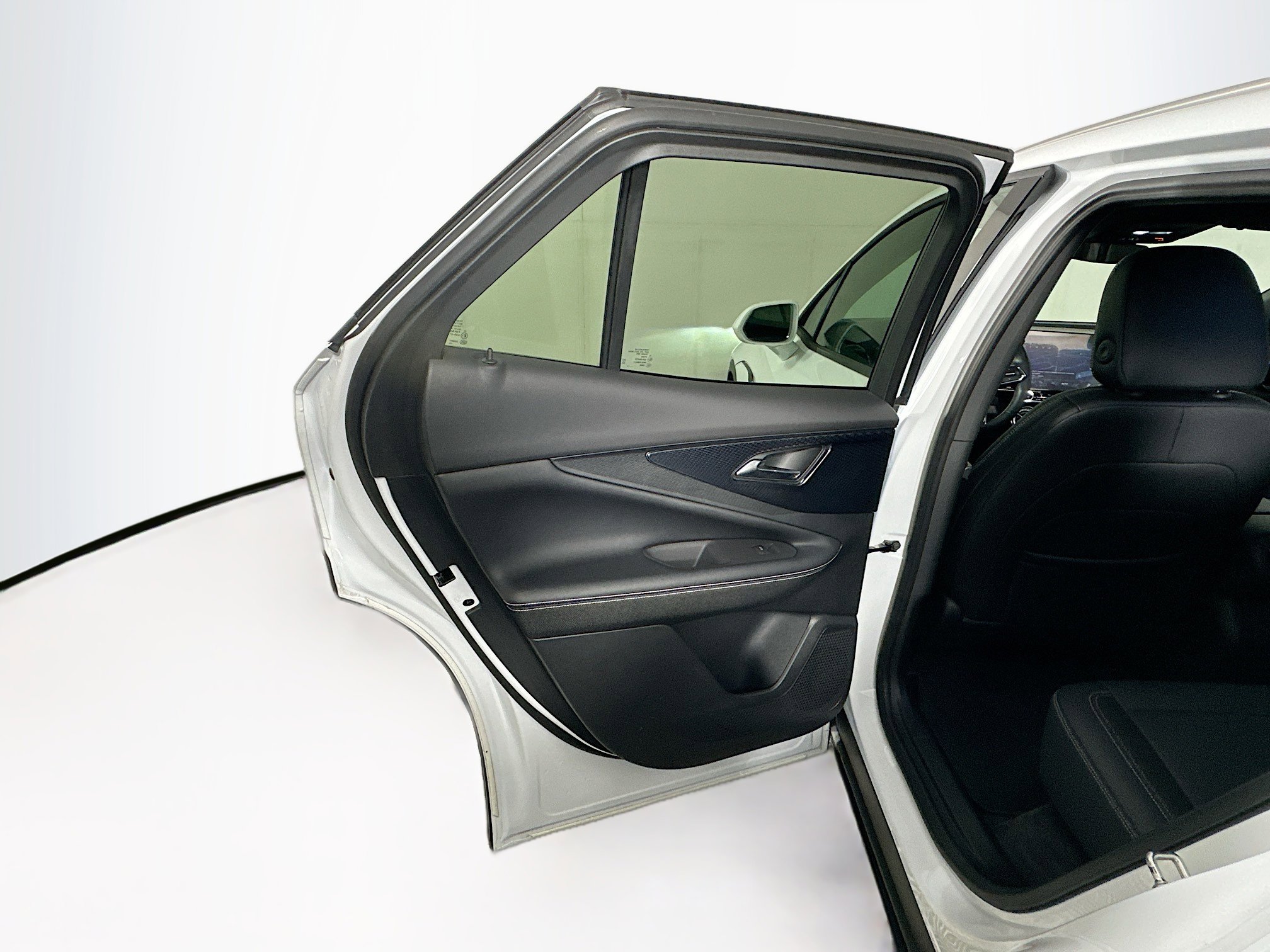 Used 2024 Chevrolet Blazer EV LT AWD/4WD image 25