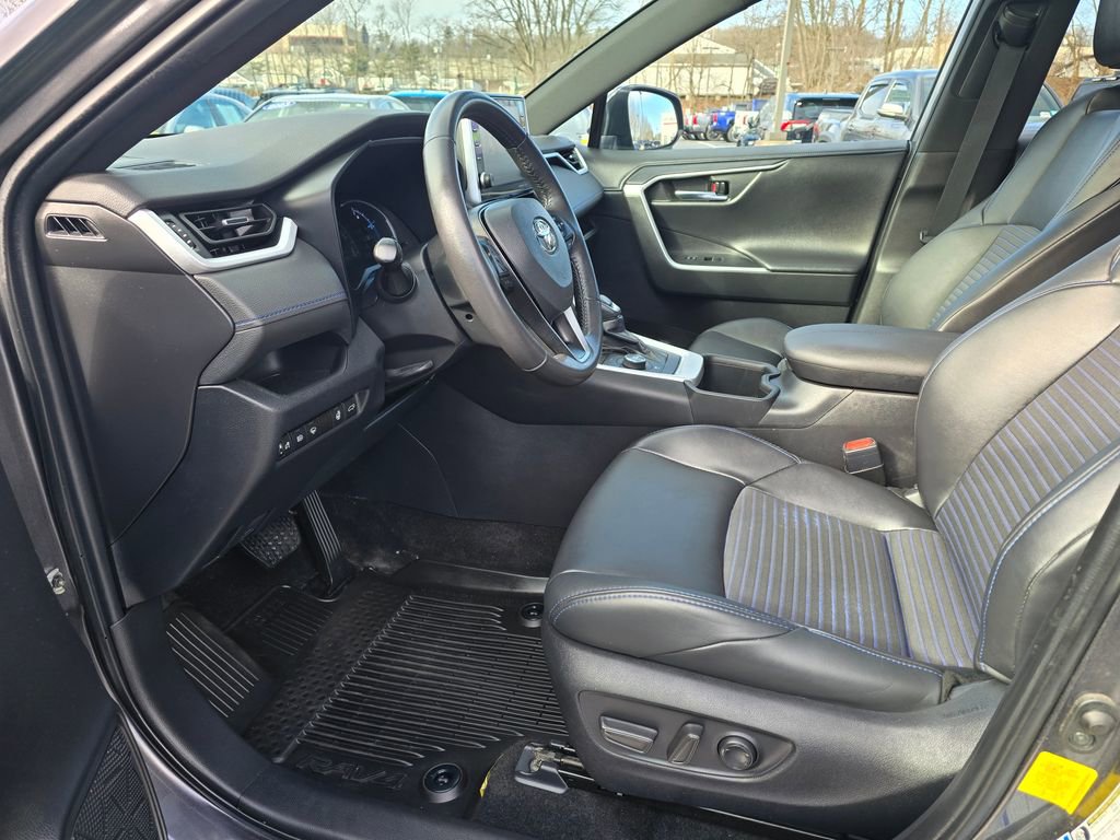 Certified 2022 Toyota RAV4 XSE w/ XSE Grade Weather Package AWD/4WD image 15