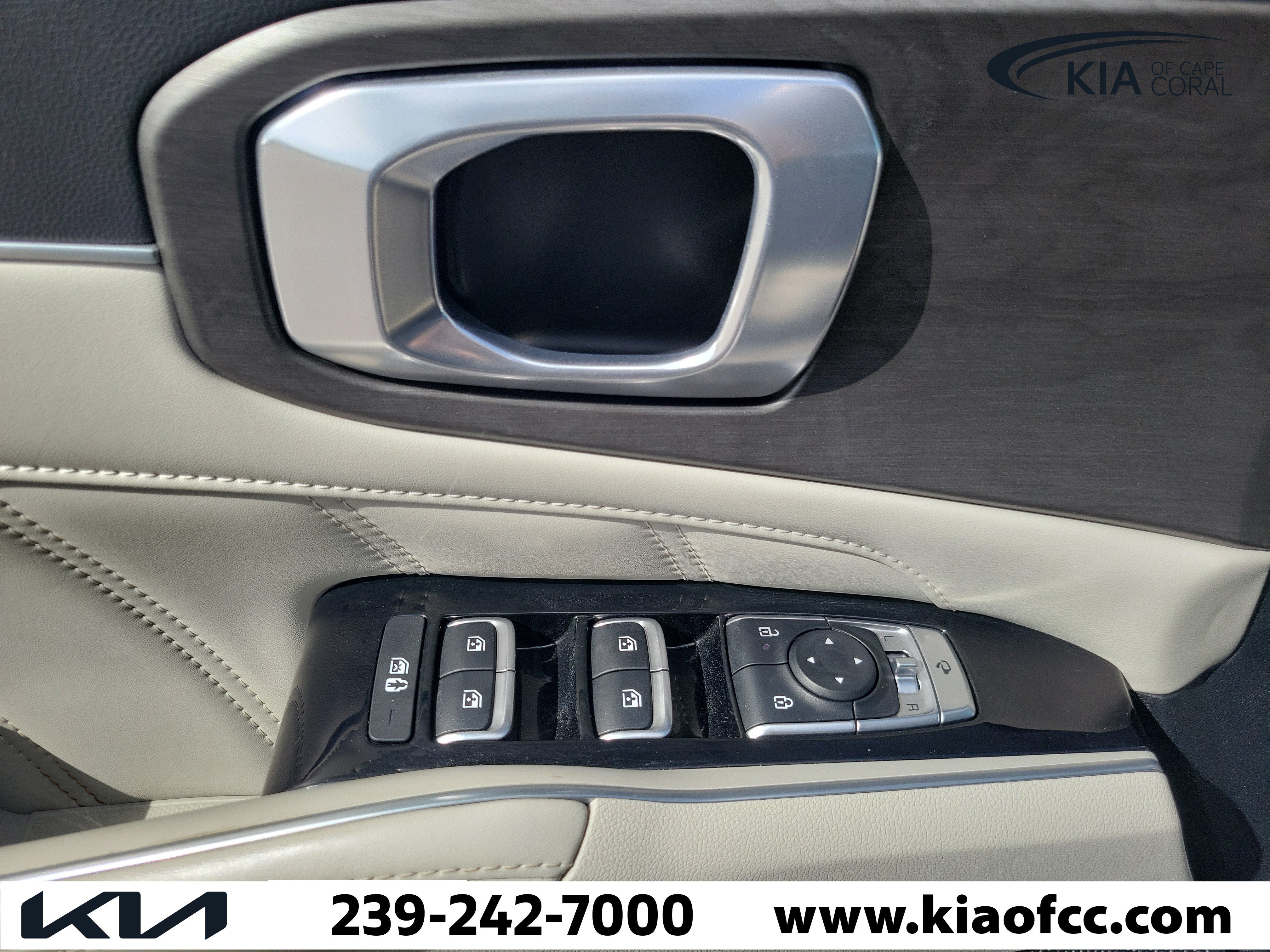 Certified 2025 Kia Sorento SX AWD/4WD image 25
