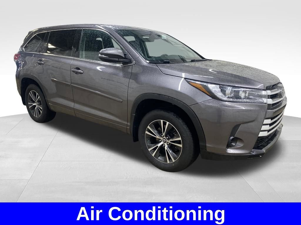 Used 2018 Toyota Highlander LE AWD/4WD image 5