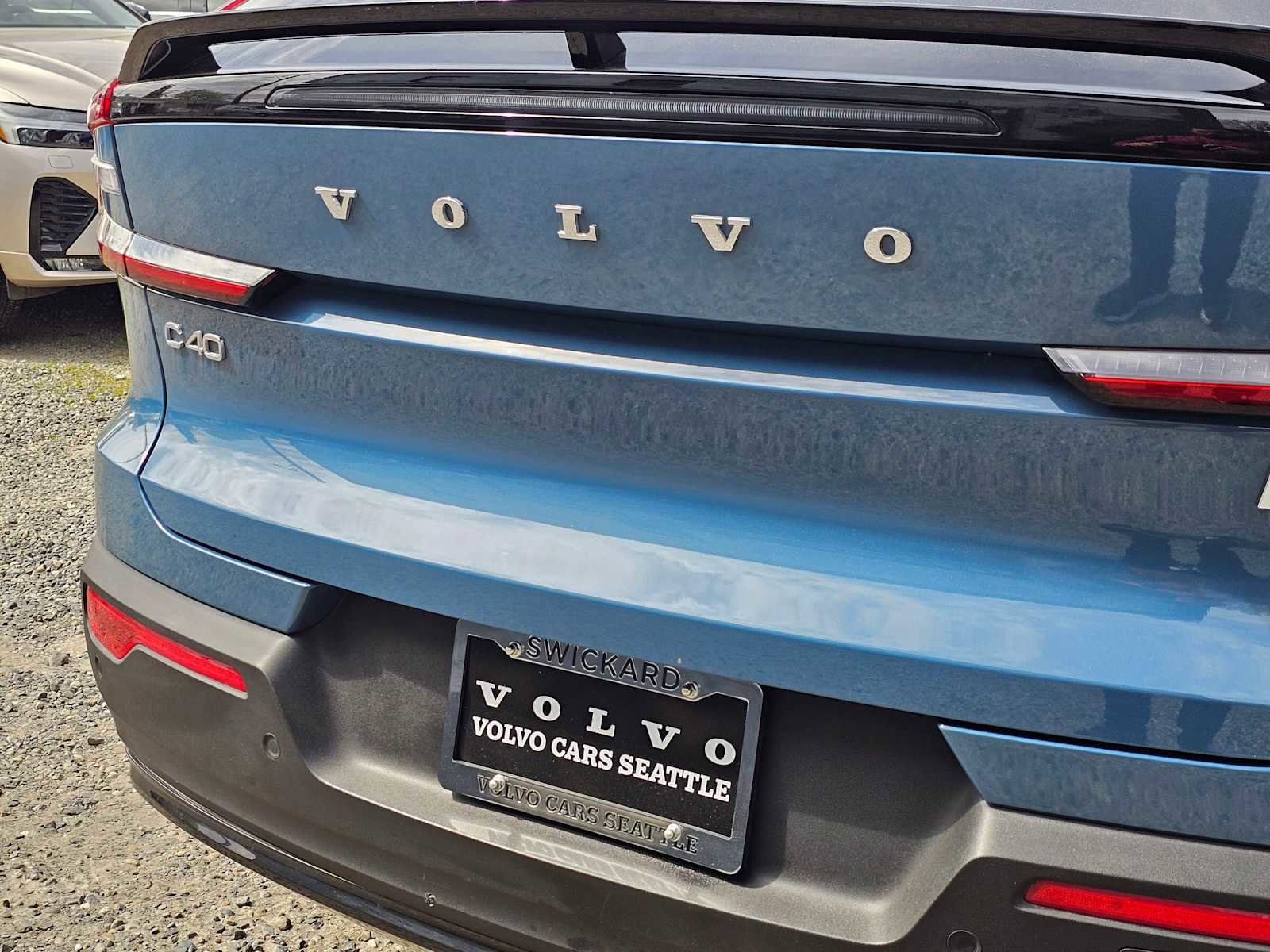 Certified 2023 Volvo C40 P8 Recharge Ultimate w/ Protection Package Premier image 14