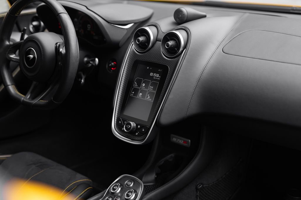 Used 2019 McLaren 570S Spider RWD image 18