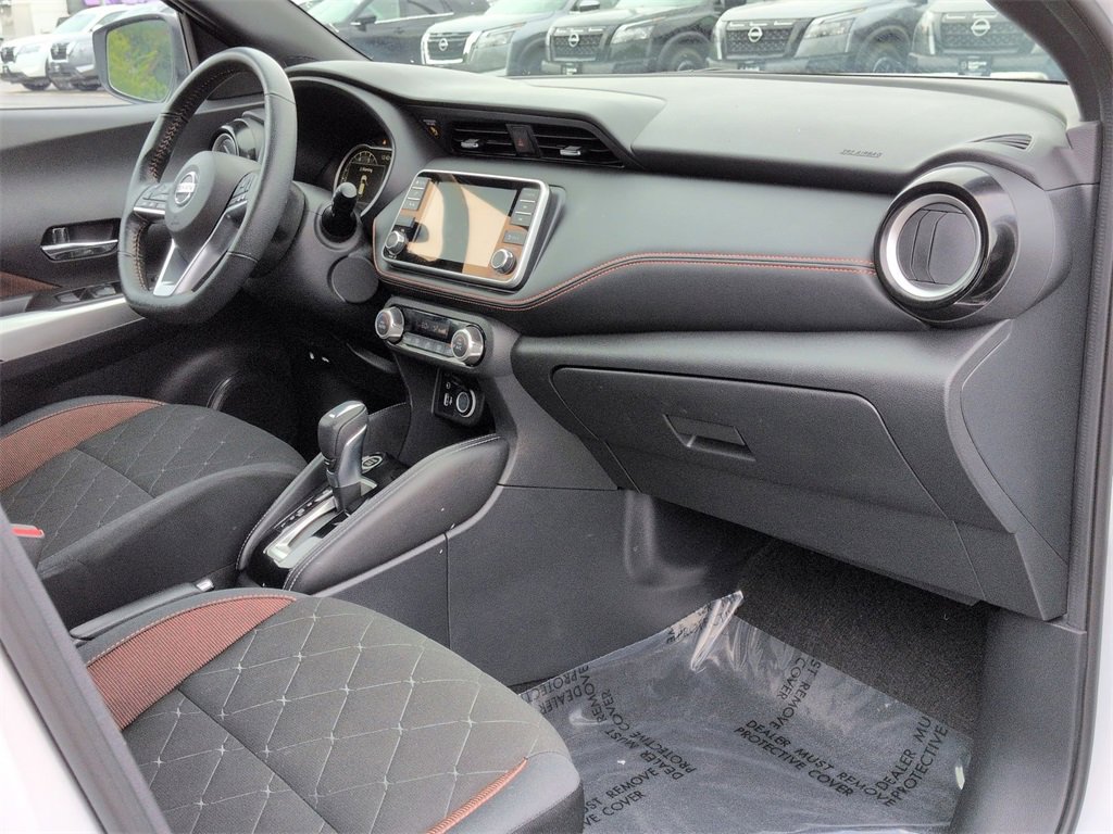 Used 2019 Nissan Kicks SR image 20