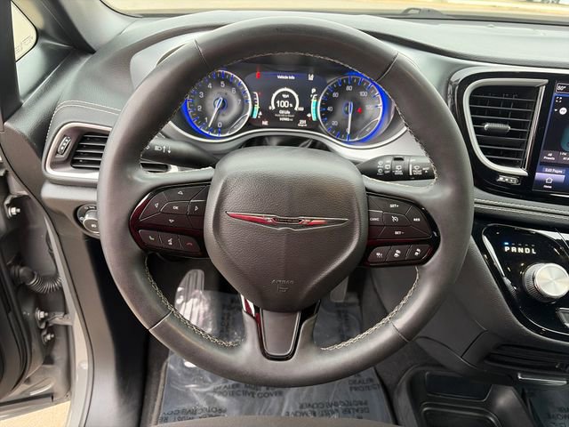Used 2022 Chrysler Pacifica Touring AWD/4WD image 27