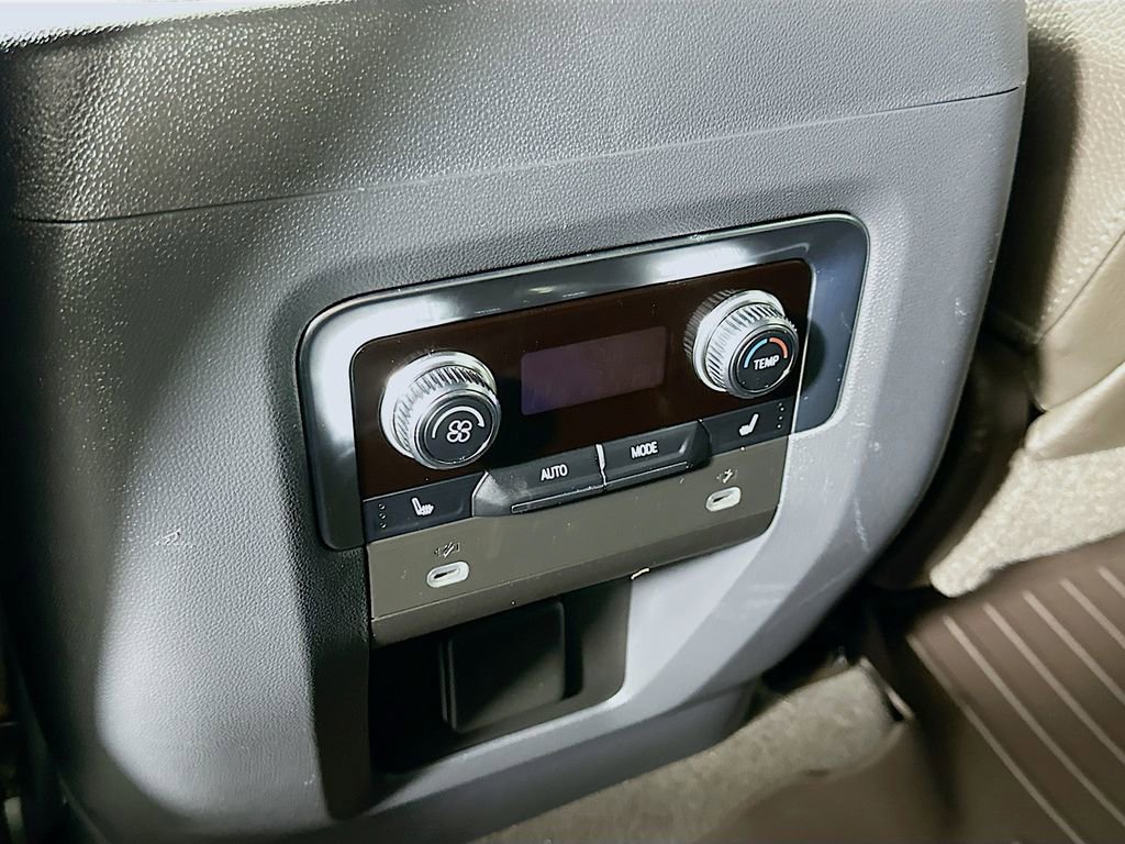Used 2021 GMC Yukon XL Denali w/ Denali Premium Package image 33