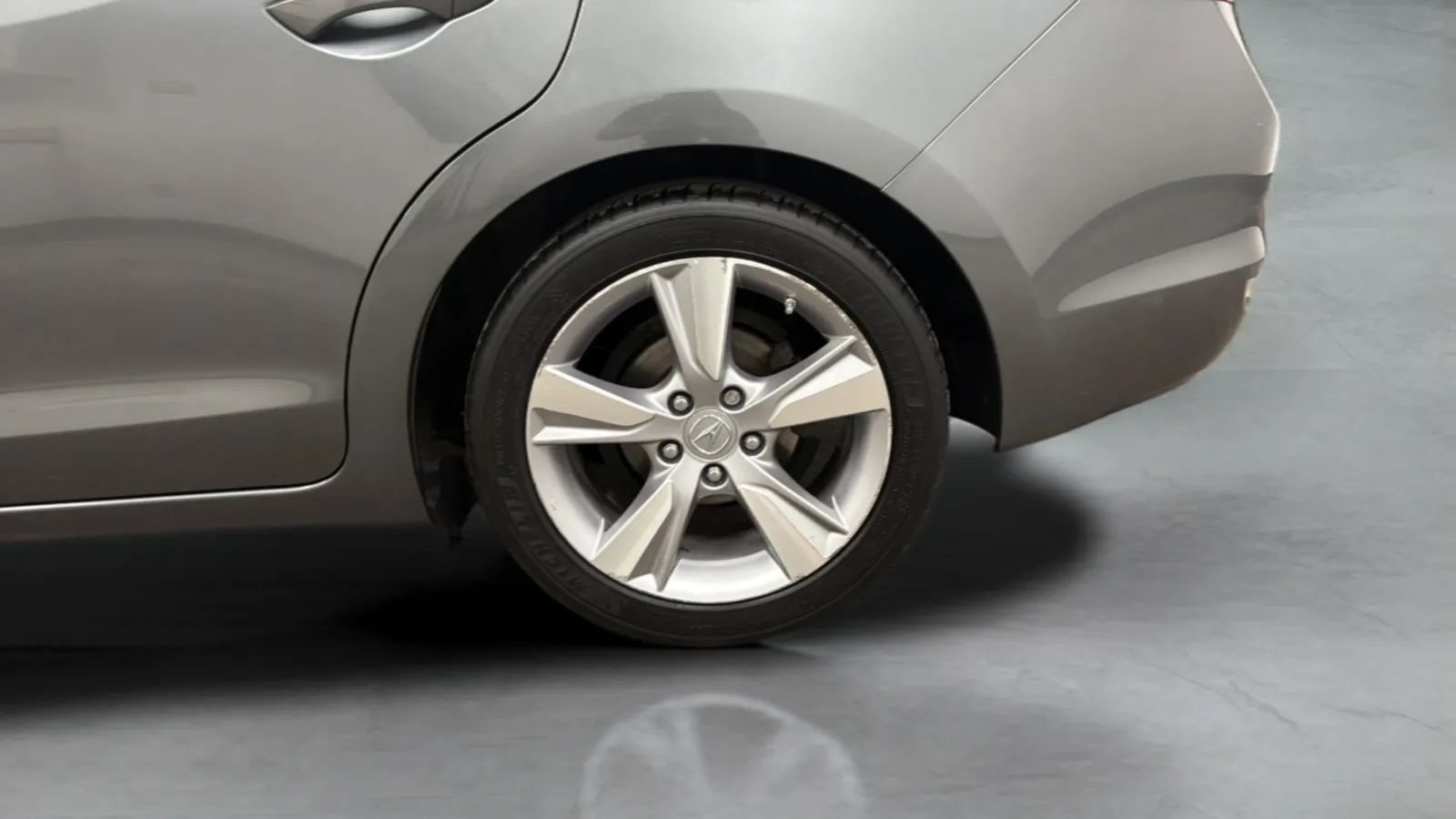Used 2013 Acura ILX w/ Premium Package FWD image 28