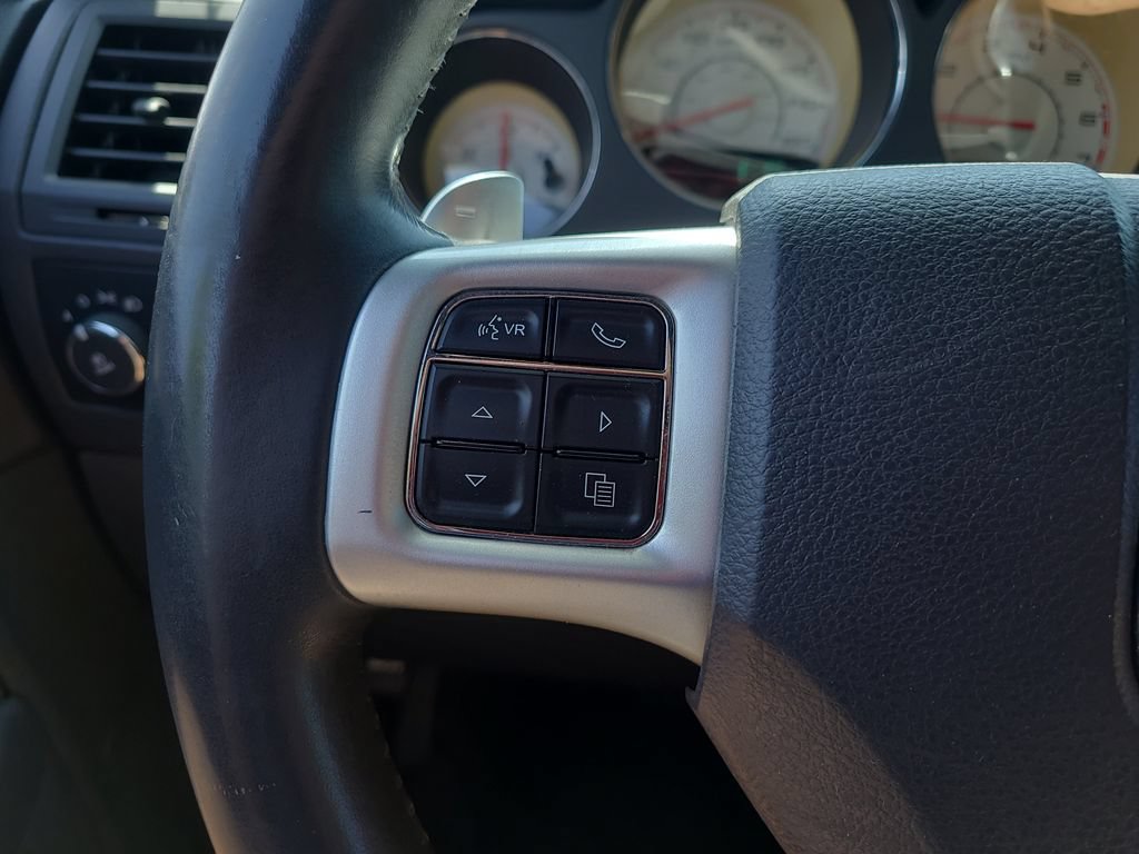Used 2014 Dodge Challenger R/T RWD image 20