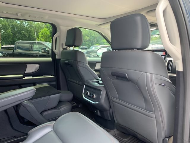 New 2025 Ford Expedition Active RWD image 13