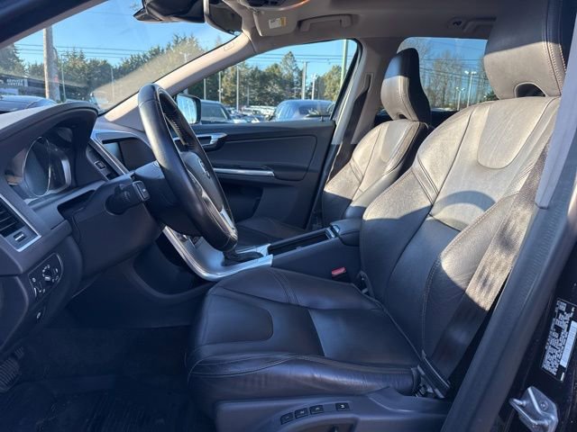Used 2017 Volvo XC60 T6 Dynamic w/ Preferred Option Package image 14