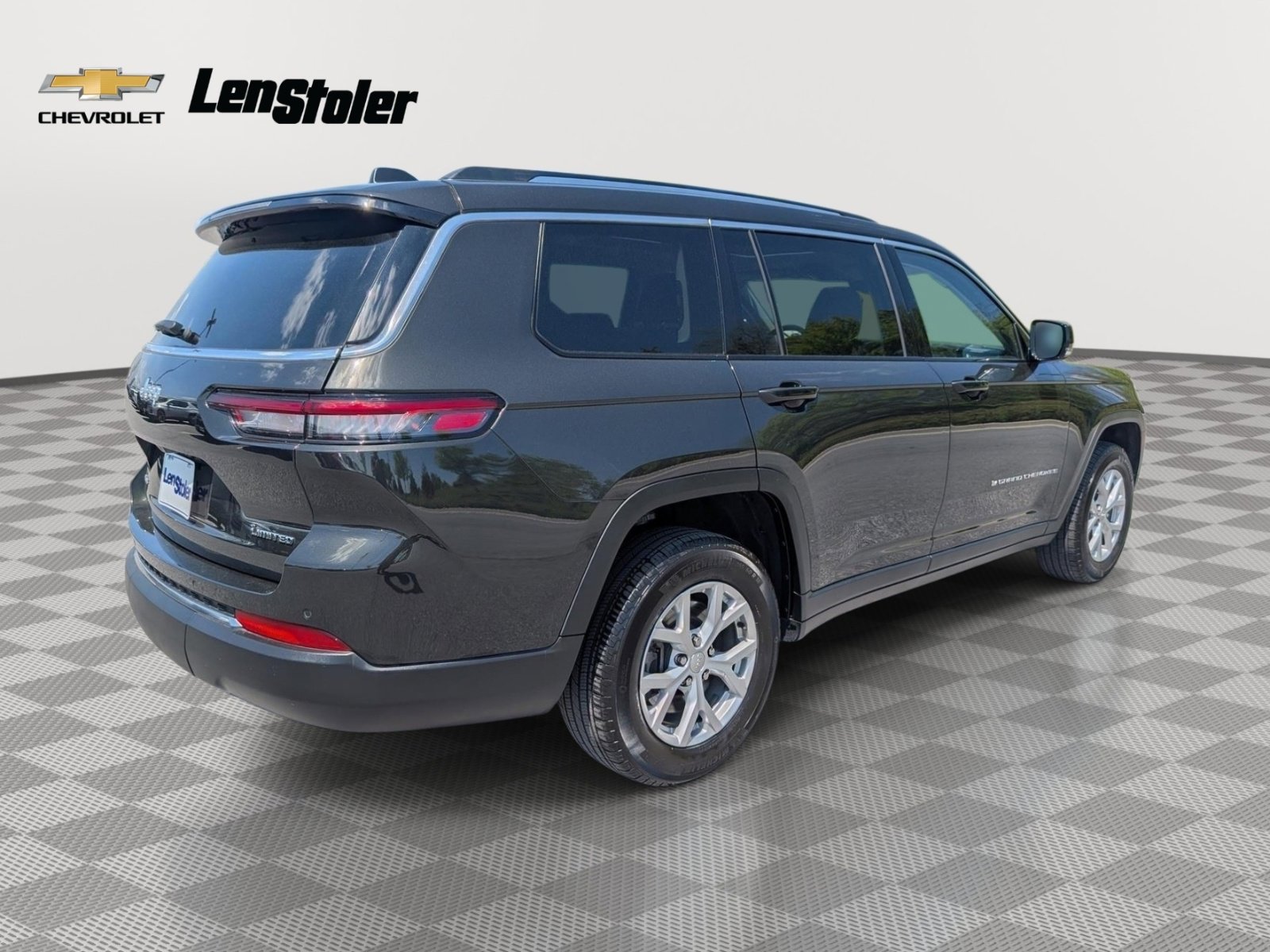 Used 2023 Jeep Grand Cherokee L Limited AWD/4WD image 5