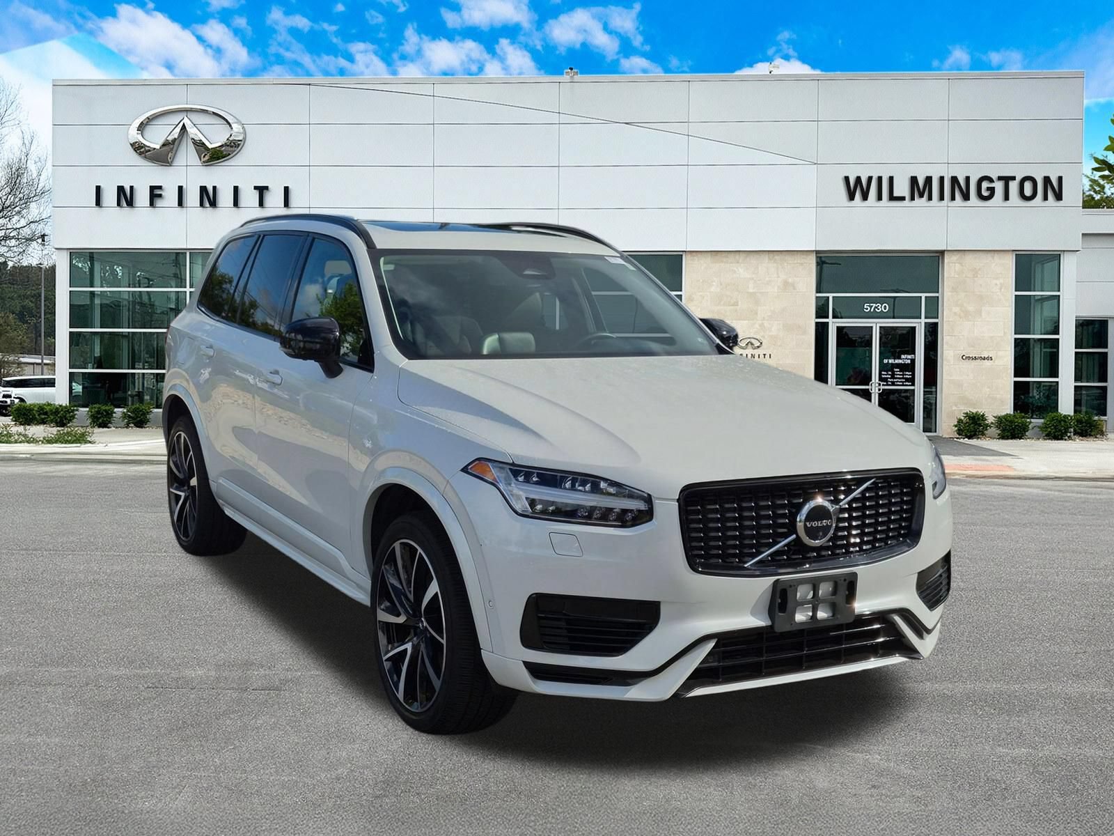 Used 2023 Volvo XC90 T8 Plus w/ Protection Package AWD/4WD image 1