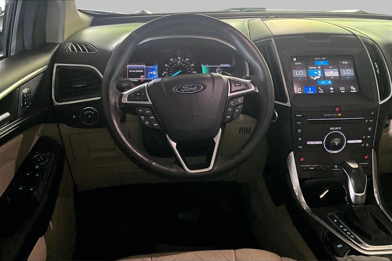 Used 2016 Ford Edge Titanium w/ Technology Package AWD/4WD image 15