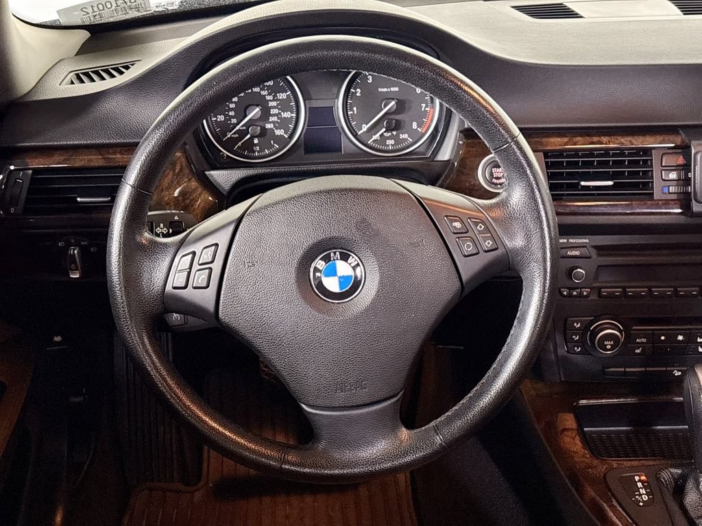 Used 2010 BMW 335i xDrive Sedan AWD/4WD image 13