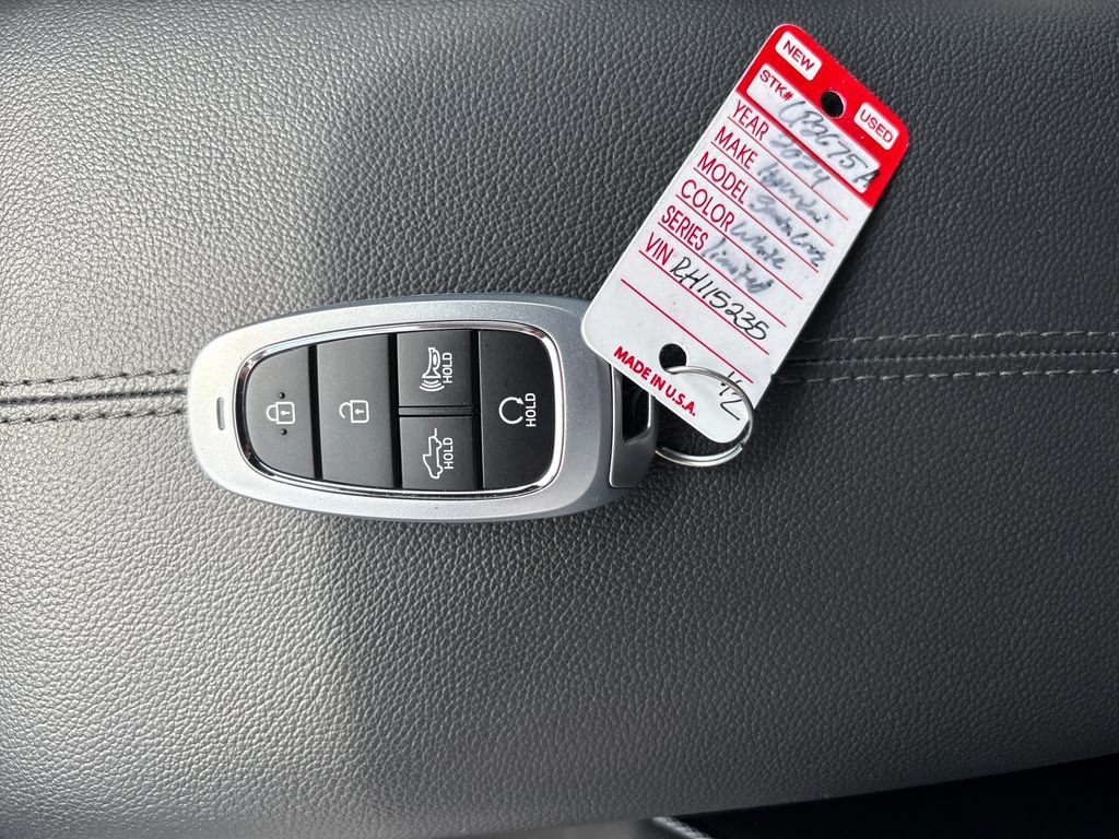Used 2024 Hyundai Santa Cruz Limited AWD/4WD image 38