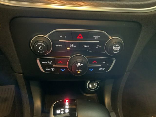 Used 2017 Dodge Charger R/T w/ Premium Group RWD image 18