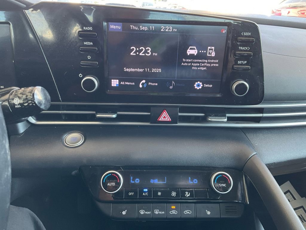 Used 2022 Hyundai Elantra SEL w/ Convenience + Premium Package image 19