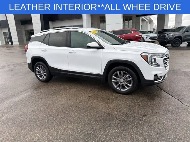 Used 2024 GMC Terrain SLT image 14