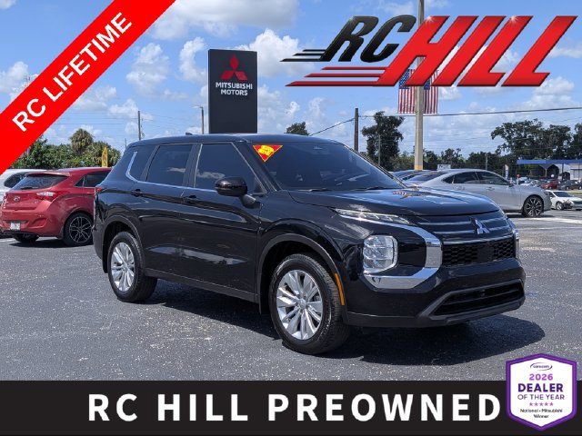 Used 2025 Mitsubishi Outlander ES FWD image 1
