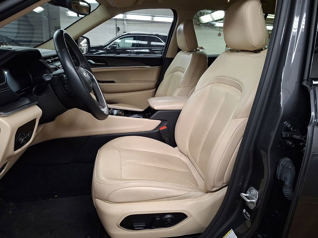 Used 2022 Jeep Grand Cherokee L Limited AWD/4WD image 10