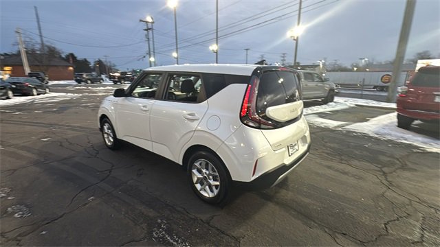 Used 2024 Kia Soul LX w/ Option Group 015 image 6