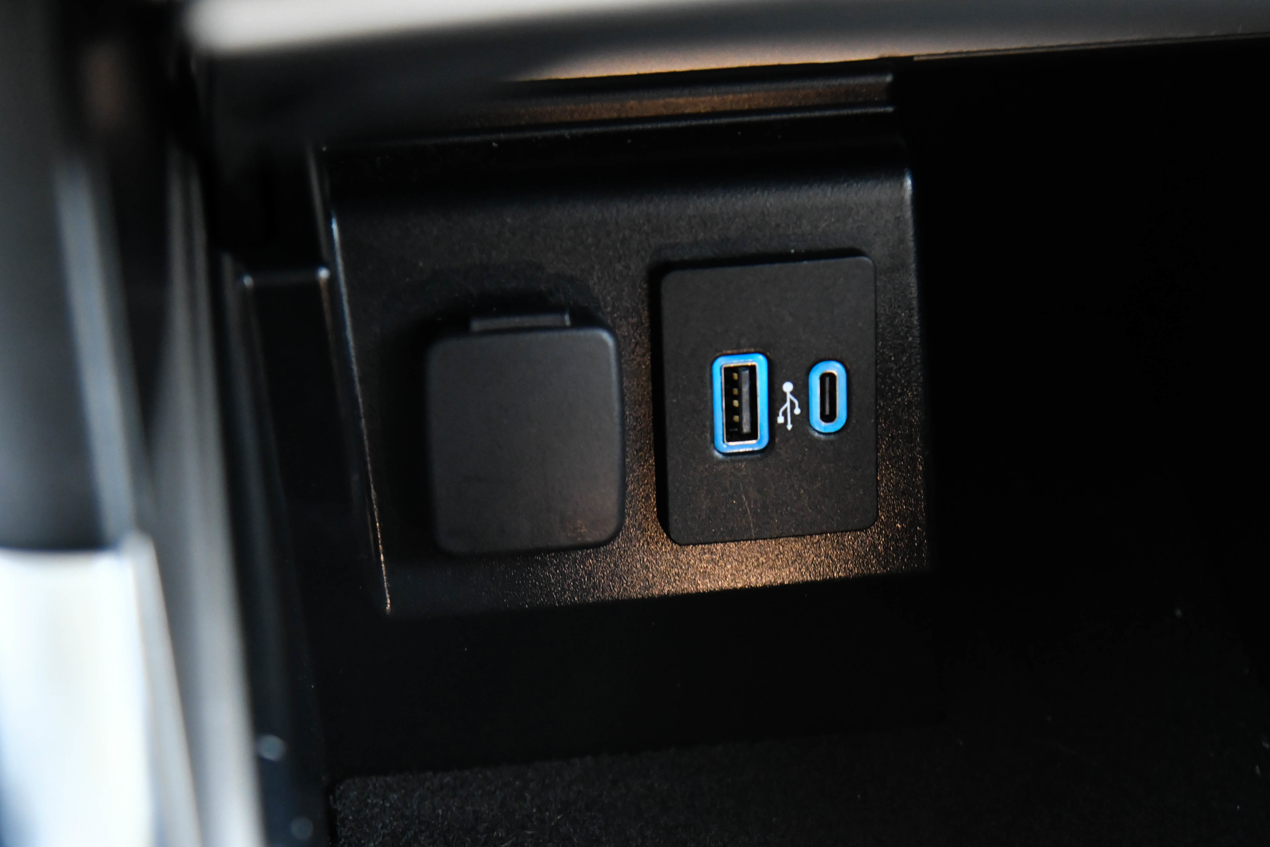 Used 2021 Ford Explorer Limited w/ Equipment Group 301A image 31