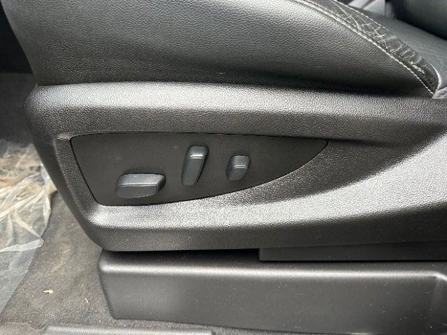 Used 2019 Chevrolet Suburban LT image 17