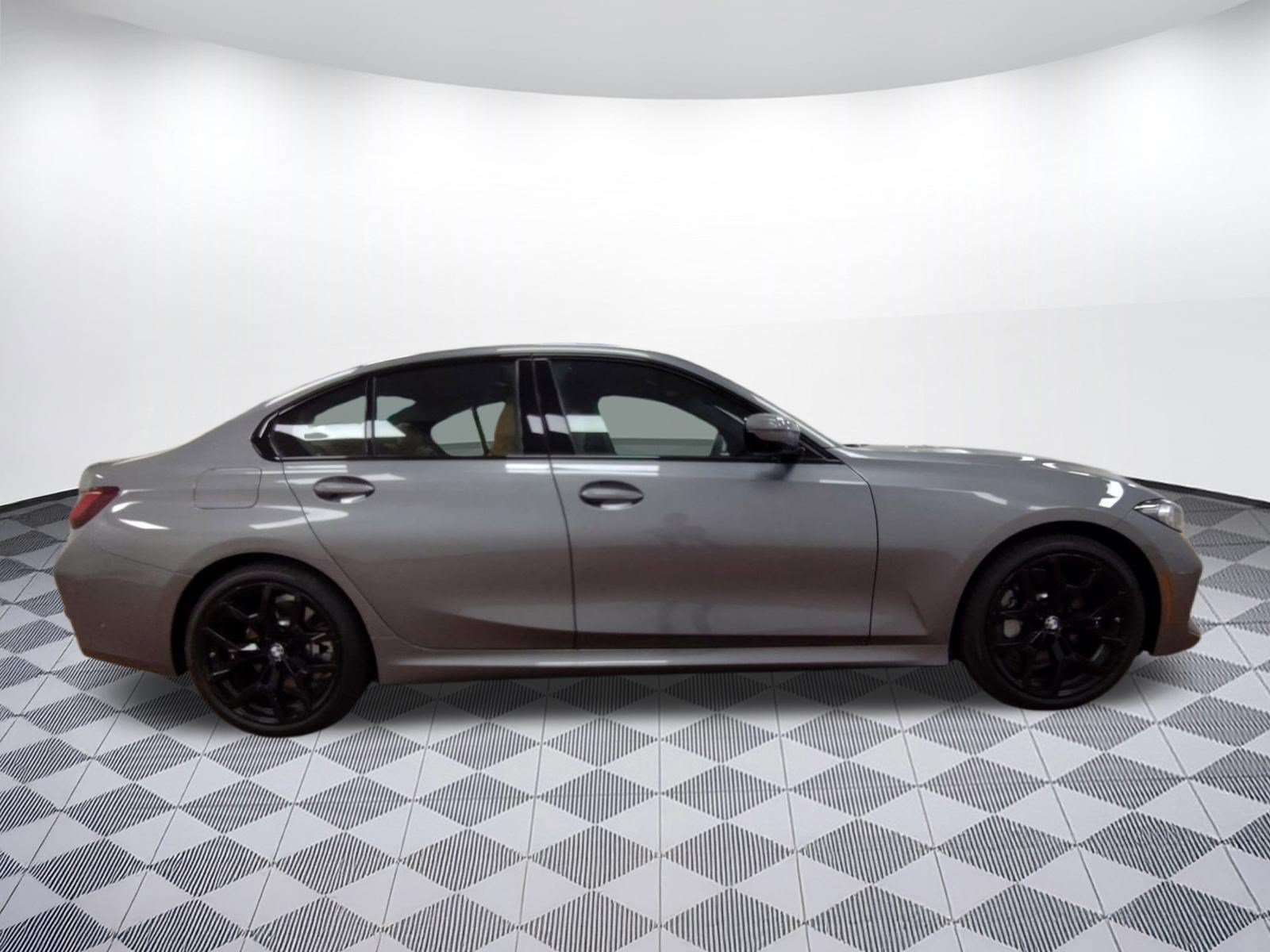 Used 2026 BMW 330i xDrive Sedan w/ M Sport Package AWD/4WD image 7