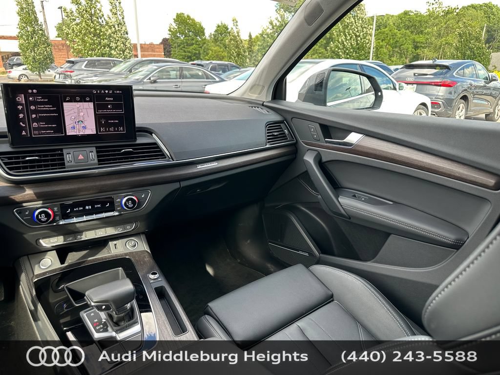 Certified 2025 Audi Q5 e Premium Plus w/ Premium Plus Package AWD/4WD image 30
