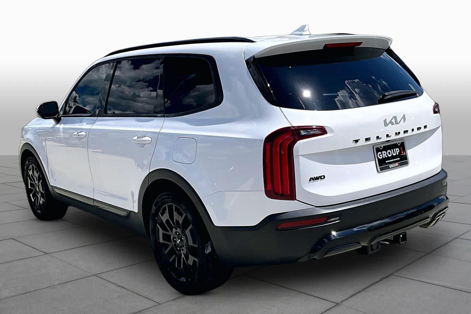 Used 2022 Kia Telluride SX w/ Nightfall Edition Package AWD/4WD image 11