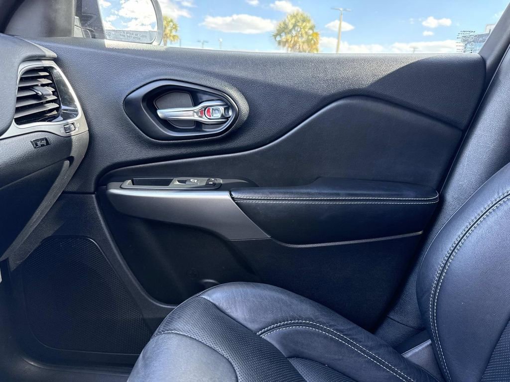 Used 2021 Jeep Cherokee Latitude Lux 80th Anniv w/ Quick Order Package 2YU 80th image 30