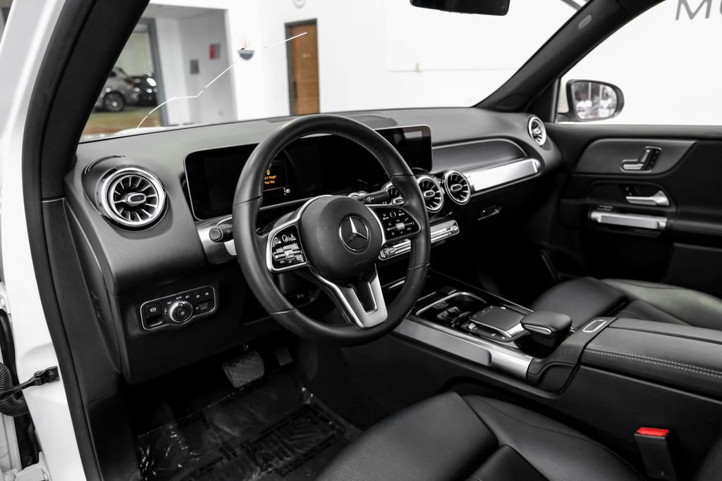 Used 2021 Mercedes-Benz GLB 250 w/ Premium Package image 3