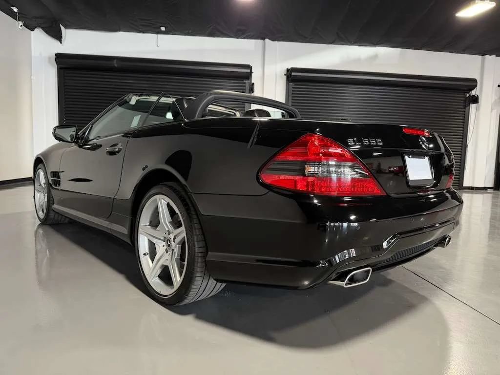 Used 2011 Mercedes-Benz SL 550 w/ Premium I Pkg image 6
